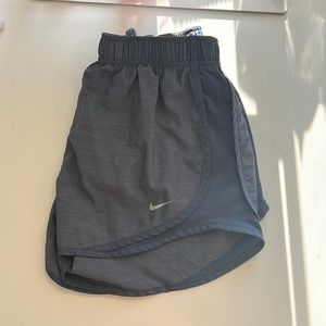 Nike Athletic Shorts in Charcoal Grey Size S